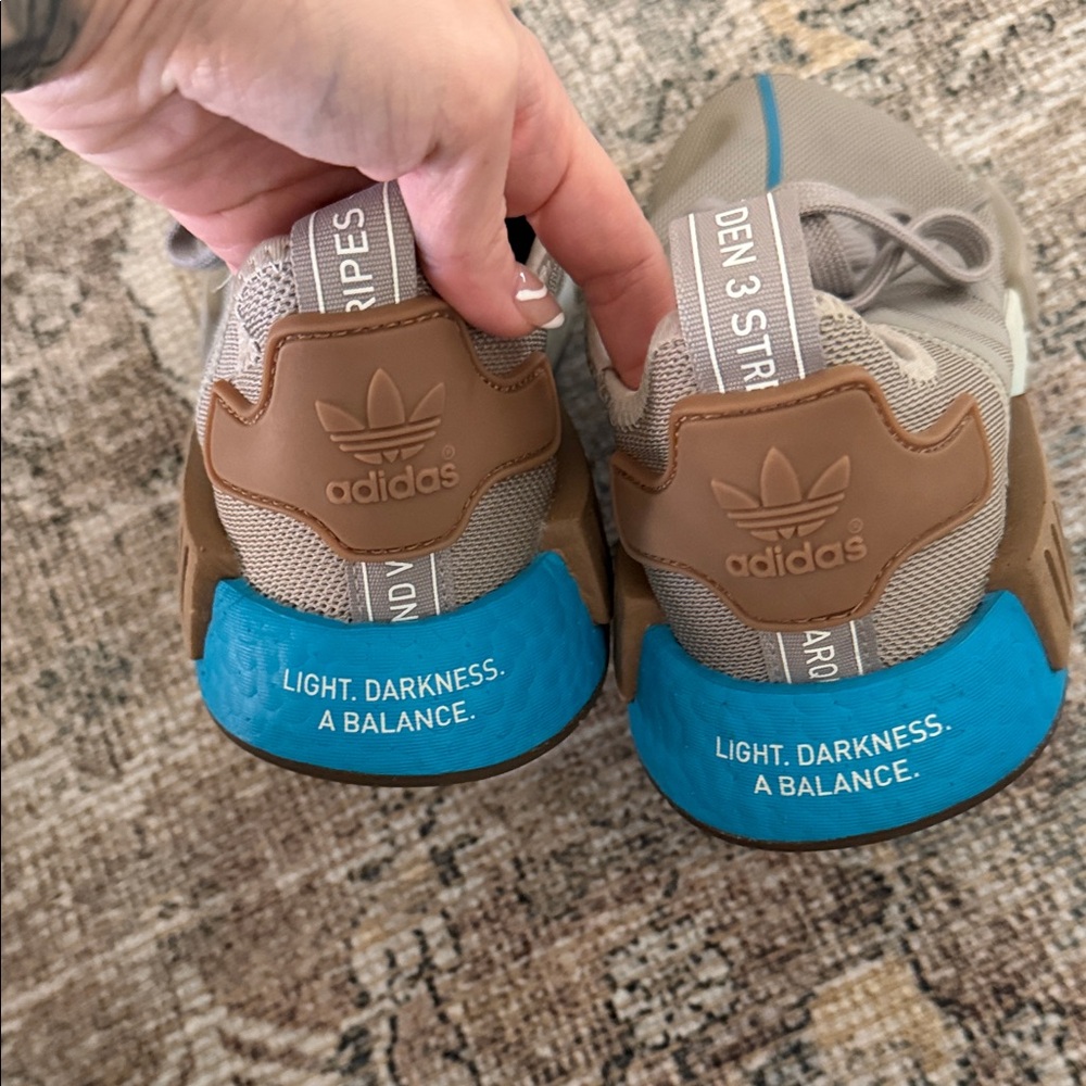 Adidas Star Wars Limited edition NMD R1 in Beige and Aqua - Picture 2 of 3